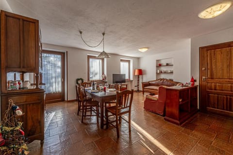 CHALET PONTAL 3 - Relax e vista sulle montagne - COUR 0142 Apartment in Courmayeur