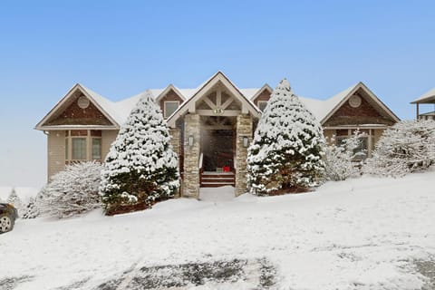 Black Bear Overlook Apartment in Sugar Mountain