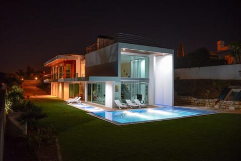Property building, Night, Garden, Swimming pool, Swimming pool