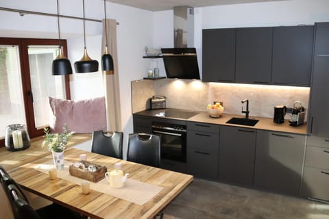 Dining area, kitchen