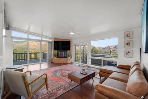 Luxury Uptown home with Views and Hot Tub House in Sedona