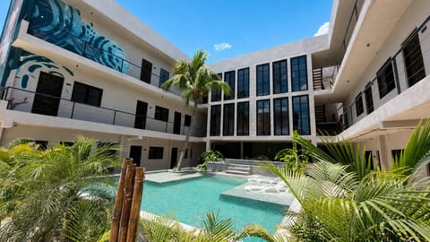 Property building, Day, Garden, Garden view, Pool view, Swimming pool
