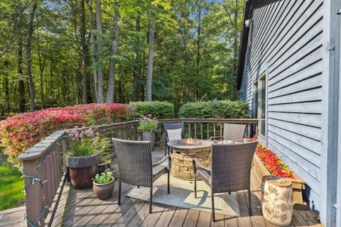 Great Group Getaway: Games Galore + Outdoor Oasis House in Lake Erie