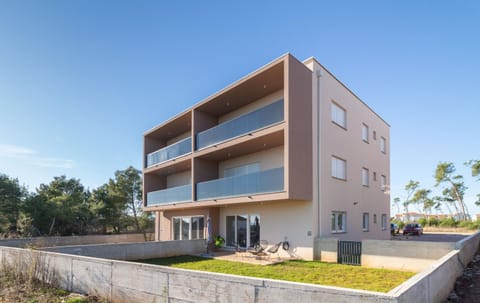 Property building, Natural landscape