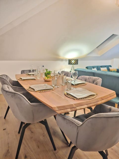 Living room, Seating area, Dining area