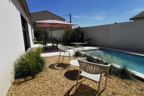 La Dolce Vita Provençale Charming House with its Private Swimming Pool House in L'Isle-sur-la-Sorgue
