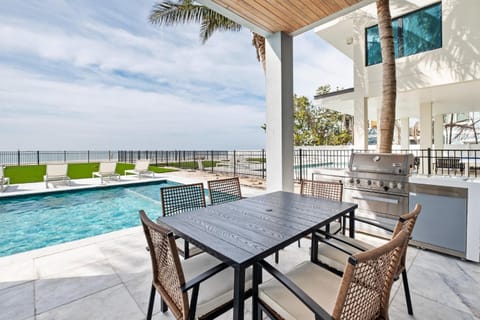 Beachfront Paradise House in Bradenton Beach