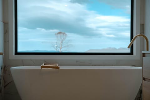 Bathroom, View (from property/room), View (from property/room), Mountain view, Mountain view, Bath