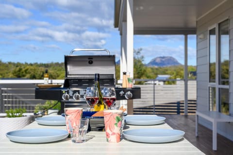 BBQ facilities, BBQ facilities, View (from property/room), View (from property/room), Balcony/Terrace, Balcony/Terrace, Seating area, Dining area, Mountain view, Mountain view