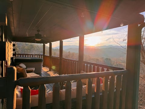 Natural landscape, View (from property/room), Balcony/Terrace, Mountain view, Sunrise