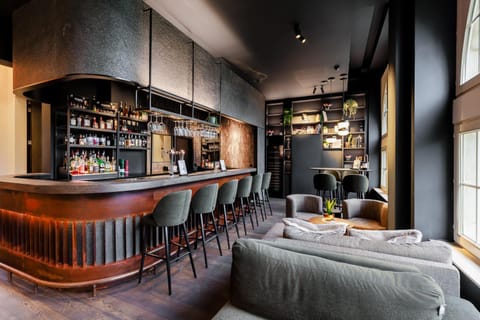 Restaurant/places to eat, Lounge or bar, Lounge or bar, Food and drinks, Drinks