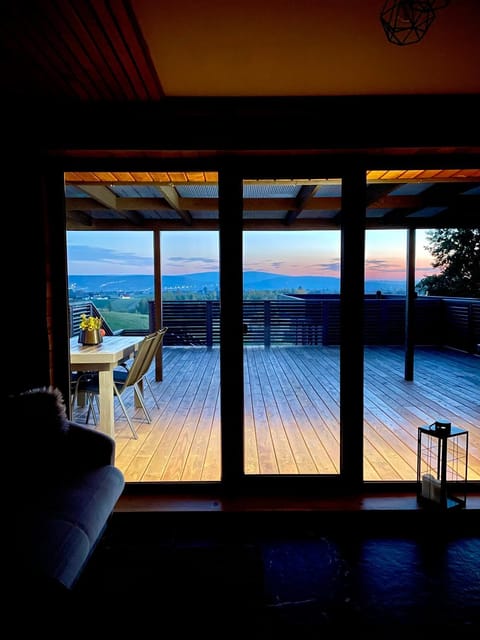 Natural landscape, View (from property/room), Balcony/Terrace, Living room, Seating area, Dining area, Mountain view