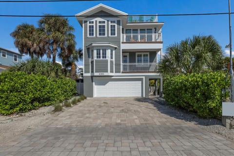 Seaside Escape House in Bradenton Beach