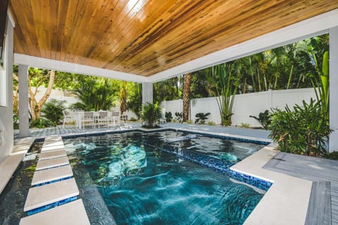 Aqua Paradise House in Bradenton Beach