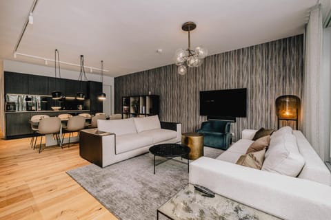 Kitchen or kitchenette, Living room