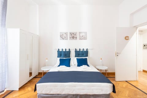 Bed, Photo of the whole room, Bedroom, wardrobe