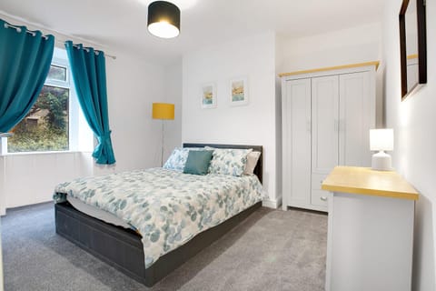 Bed, Bedroom, wardrobe