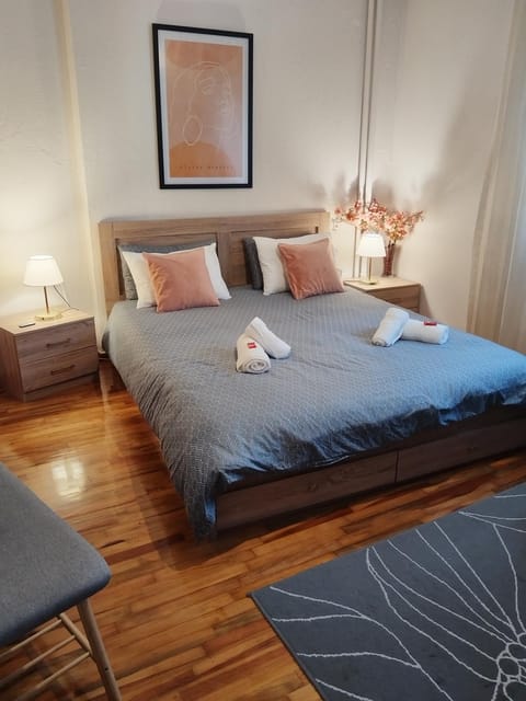 Bed, Photo of the whole room, Bedroom