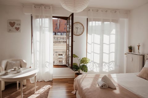 Bed, Photo of the whole room