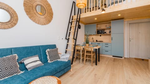 Kitchen or kitchenette, Seating area