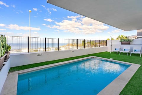 Swimming pool, sunbed