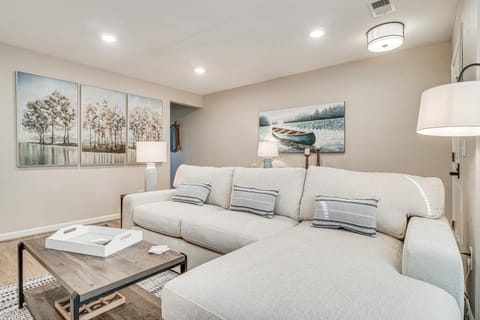 Bright Helen Cottage Walk to Town! Apartment in Helen