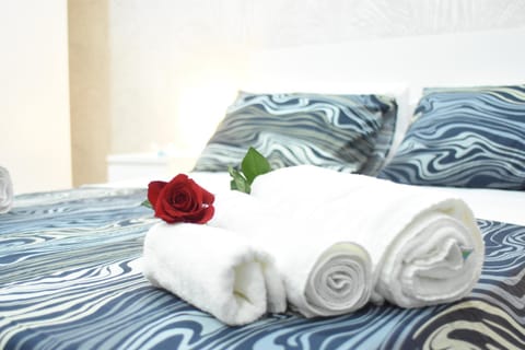 Bed, Photo of the whole room, Bedroom, towels