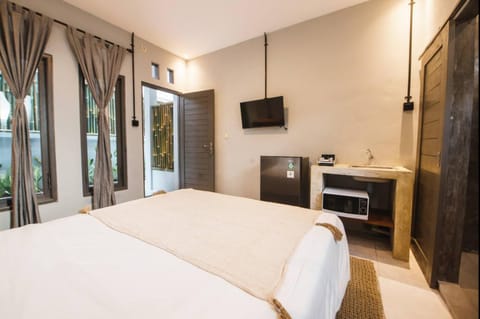 Bed, TV and multimedia, Kitchen or kitchenette, Photo of the whole room, Bedroom