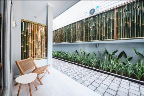 Balcony/Terrace, Seating area, Garden view