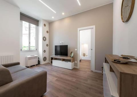 Communal lounge/ TV room, TV and multimedia, Living room, Seating area, Evening entertainment