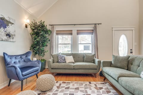 Brenham Rental with Deck and Yard Less Than 1 Mi to Downtown! House in Brenham