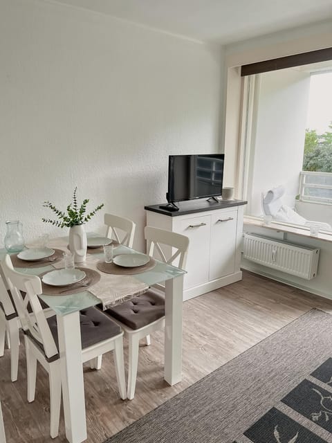 TV and multimedia, Living room, Dining area