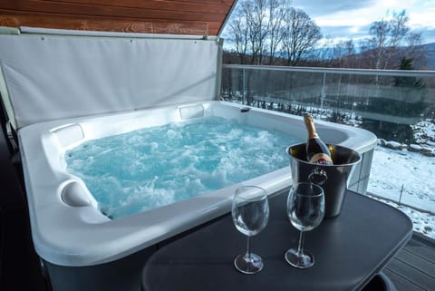 Hot Tub, Mountain view