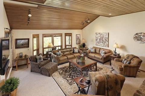 Ski-In Ski-Out Luxury in the Heart of Snowmass by The Woodrun V Townhouses House in Snowmass Village