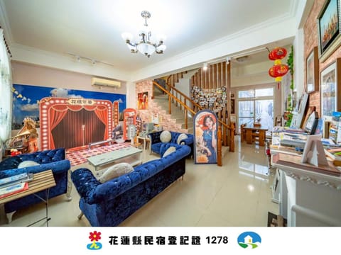 Restaurant/places to eat, Communal lounge/ TV room, Activities, Living room