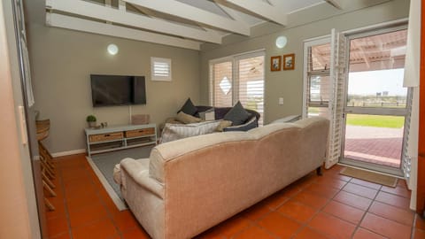 TV and multimedia, Living room, Photo of the whole room