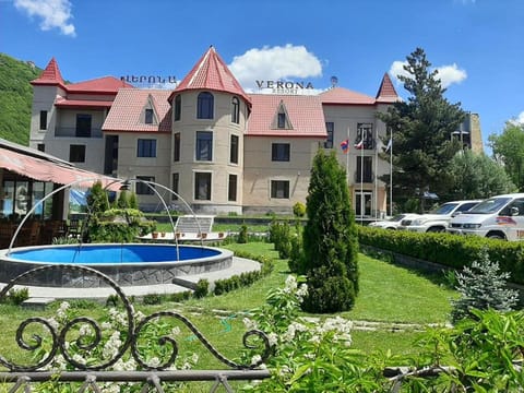 Property building, Restaurant/places to eat