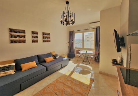TV and multimedia, Living room, Dining area