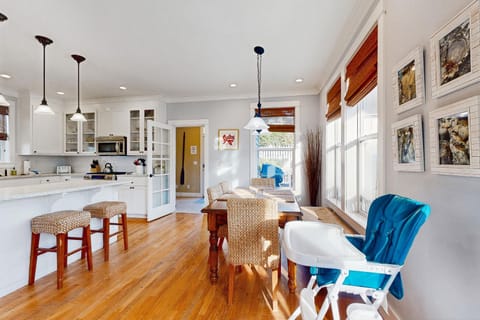 Jewel Box at the Beach House in Lincoln City