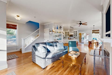 Jewel Box at the Beach House in Lincoln City