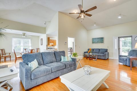 Secluded Mount Pleasant Home - 6 Mi to Beaches! House in Mount Pleasant