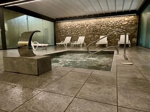 Hot Tub, Spa and wellness centre/facilities, Public Bath