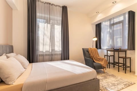 Bed, Living room