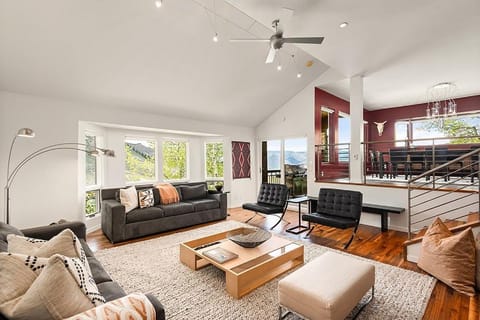 Timeless Ski-In Ski-Out Snowmass Mountain Townhome by The Woodrun V Townhouses House in Snowmass Village