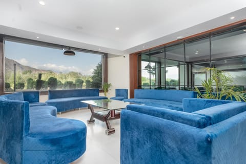 Seating area, Mountain view