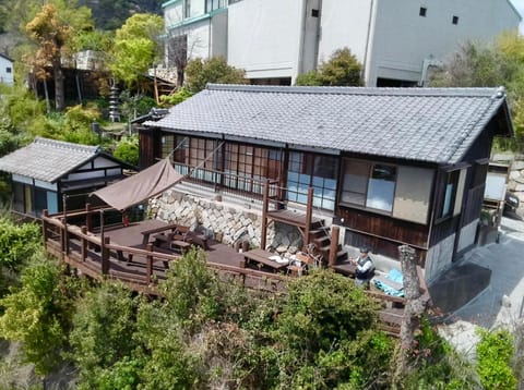 Property building, Garden, Balcony/Terrace