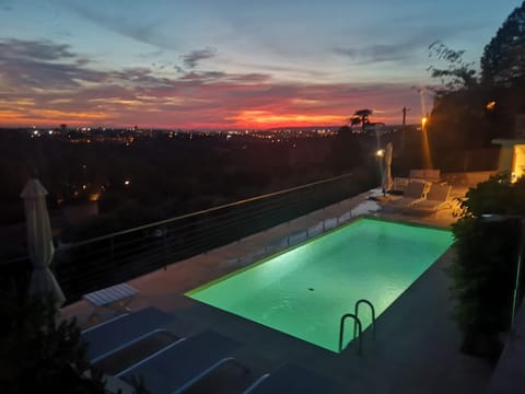 Natural landscape, Pool view, Swimming pool, Swimming pool, Sunrise, Sunset, sunbed