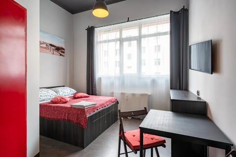 Bed, TV and multimedia, Living room, Photo of the whole room, Bedroom