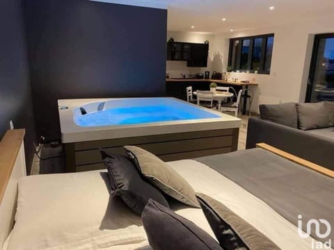 Au delà des Remparts House in Hauts-de-France