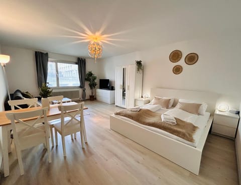 TV and multimedia, Living room, Dining area, Bedroom